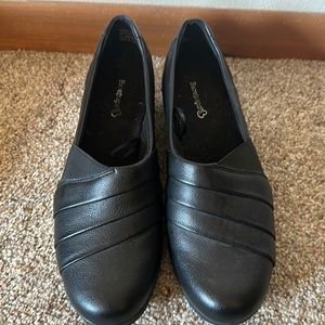 Baretraps womens Frisela loafer, black, size 8.5